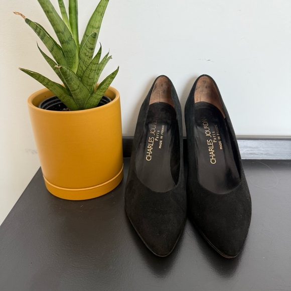 Vintage 1980s Charles Jourdan Paris black suede pumps, made in France - size 6 - Picture 6 of 8
